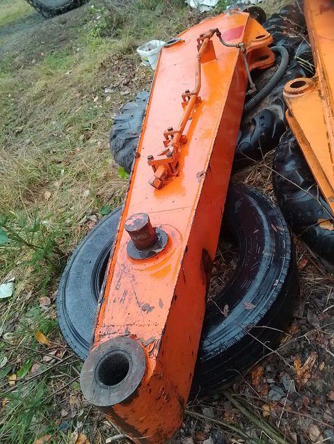 Image 8/9