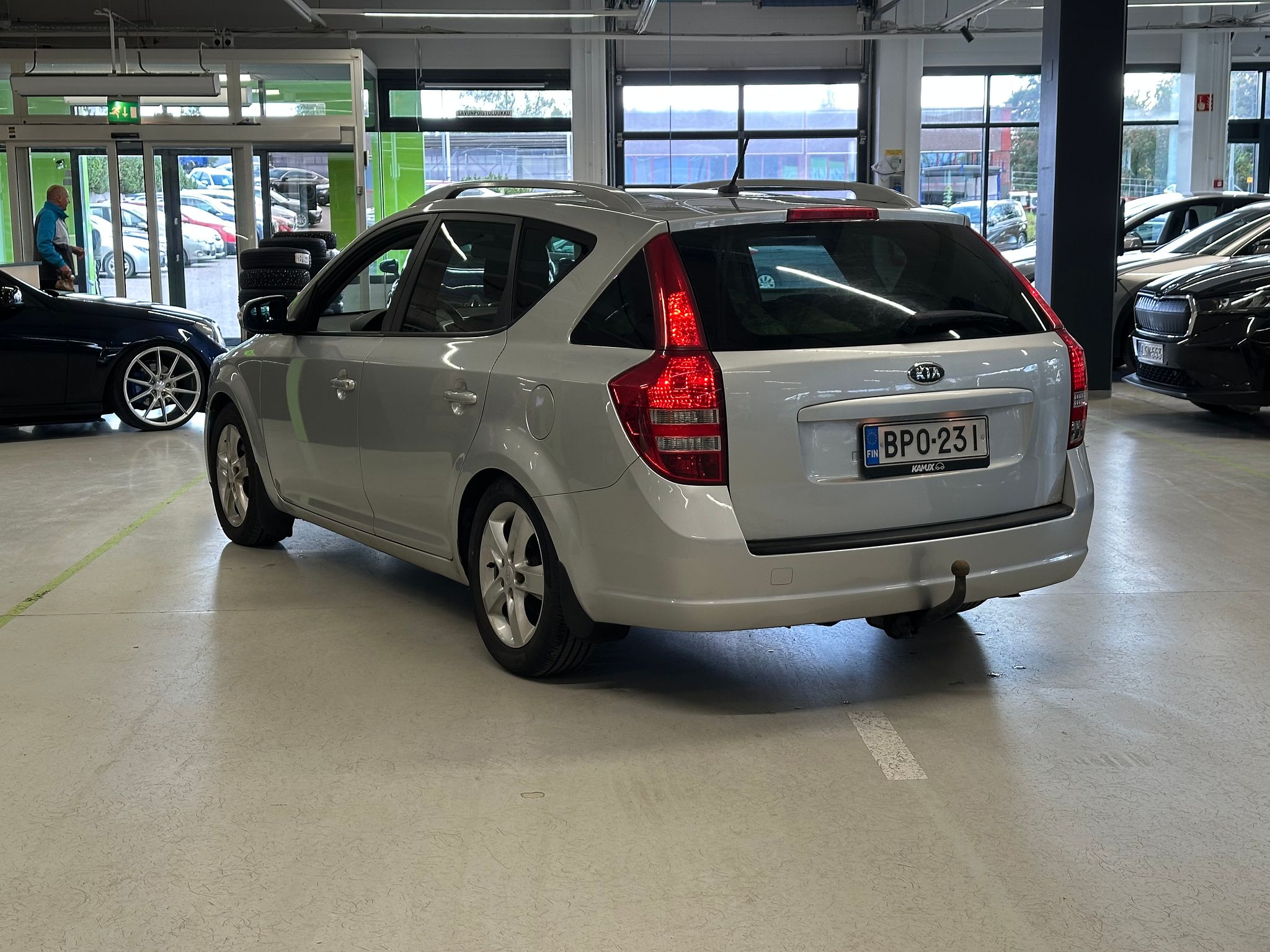 Image 2/32