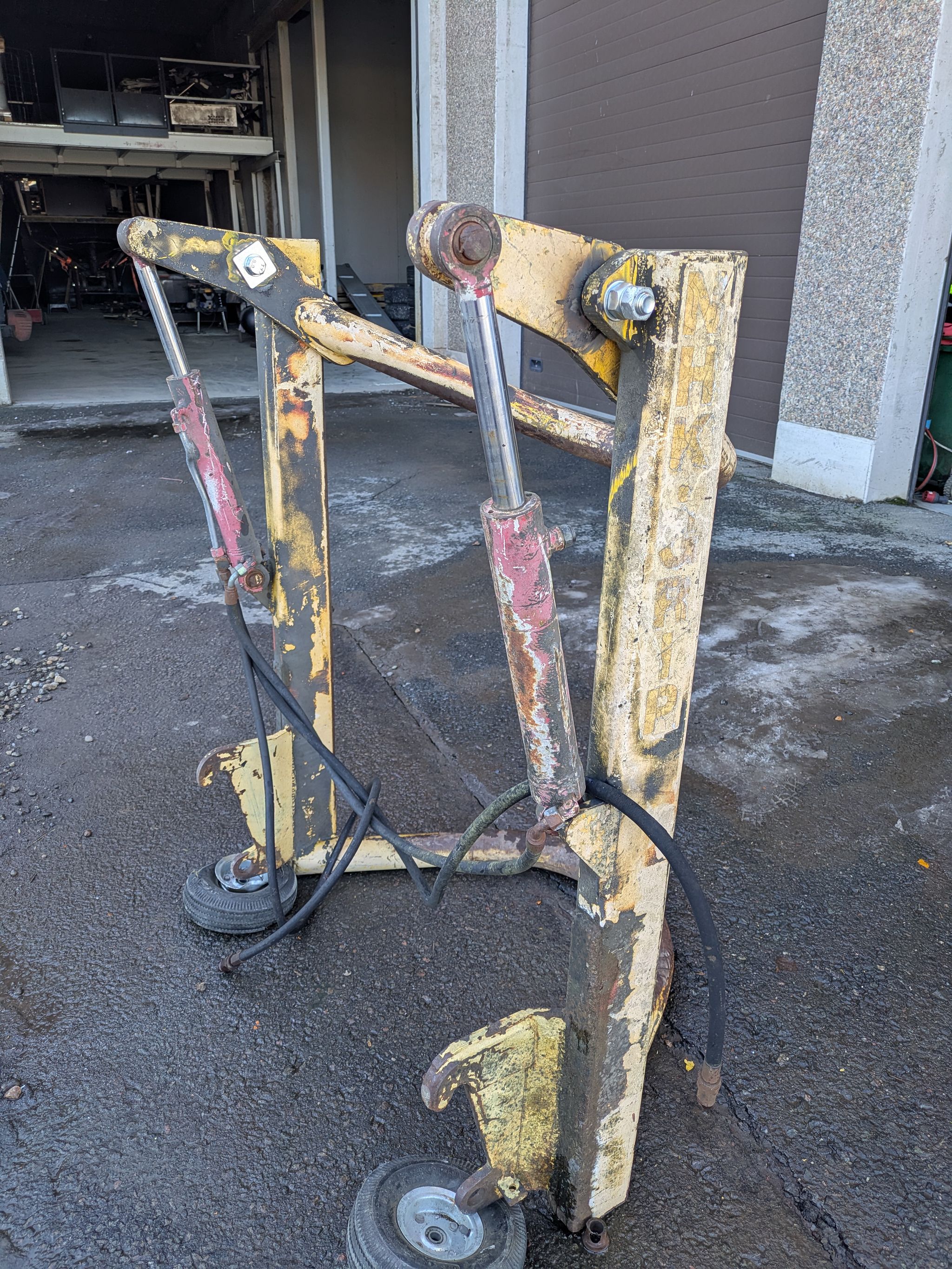 Image 6/6