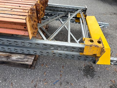 Image 5/9