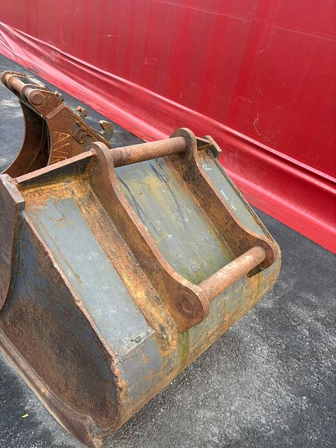 Image 4/5