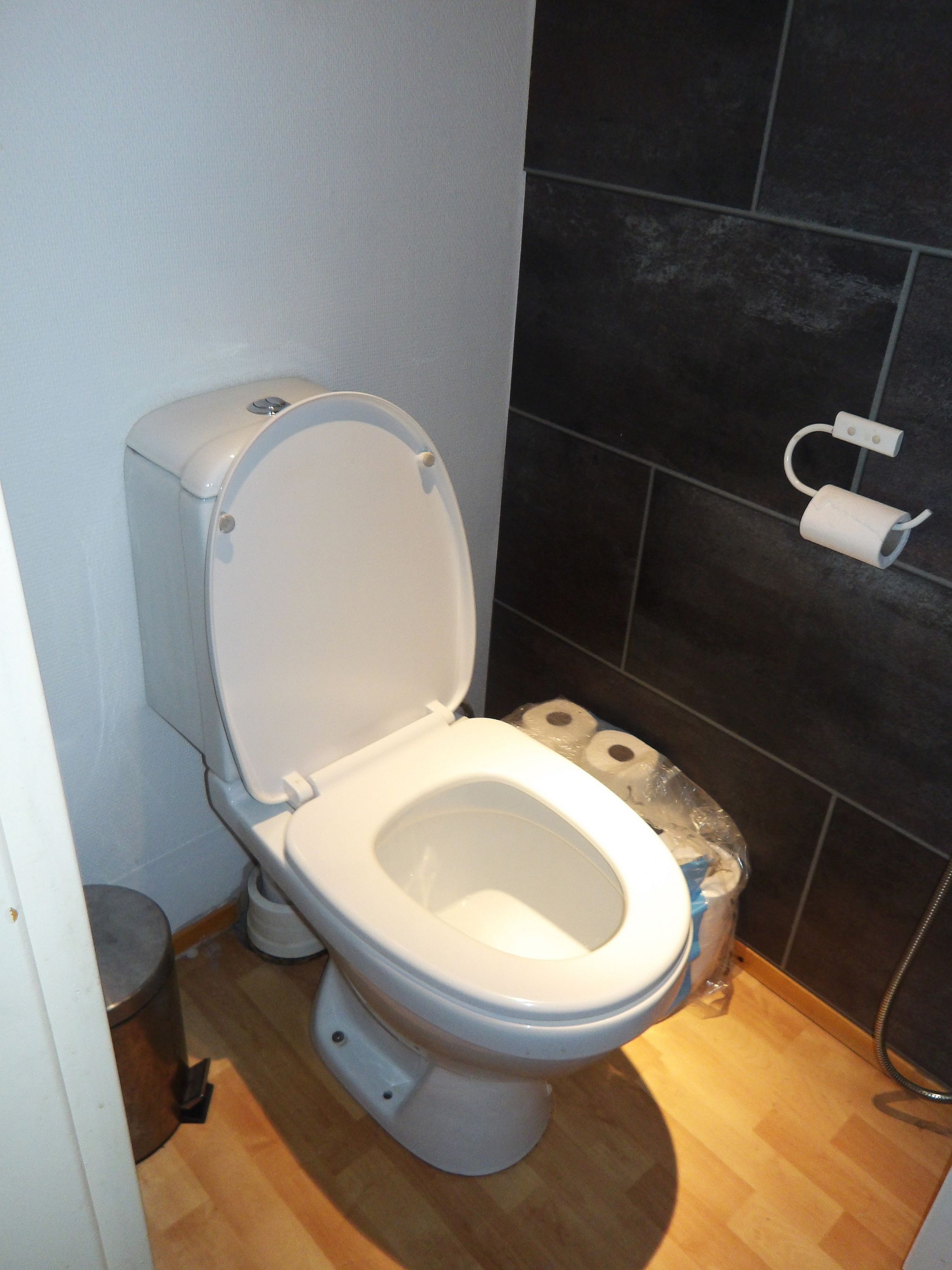Image 16/42