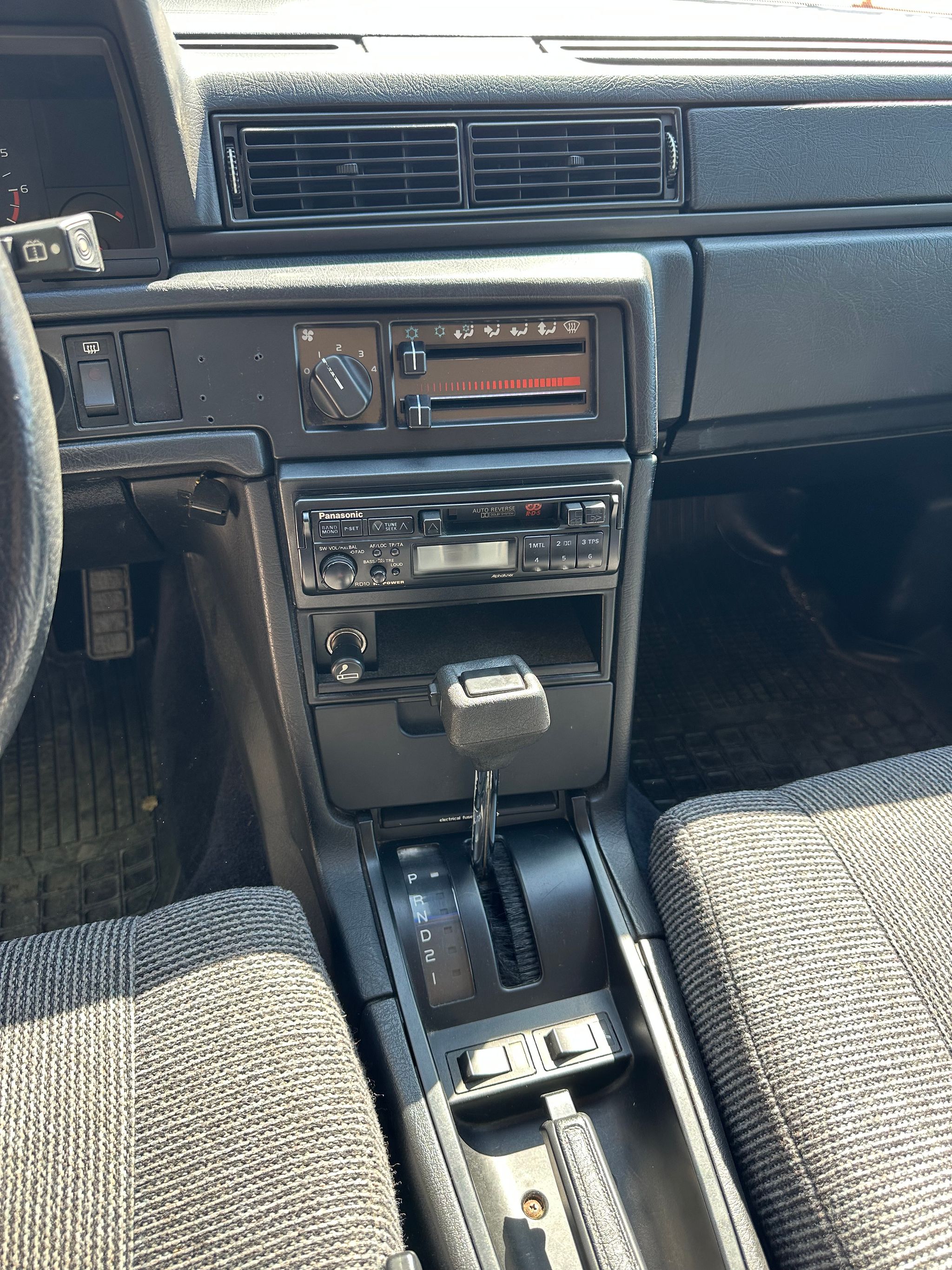 Image 6/12