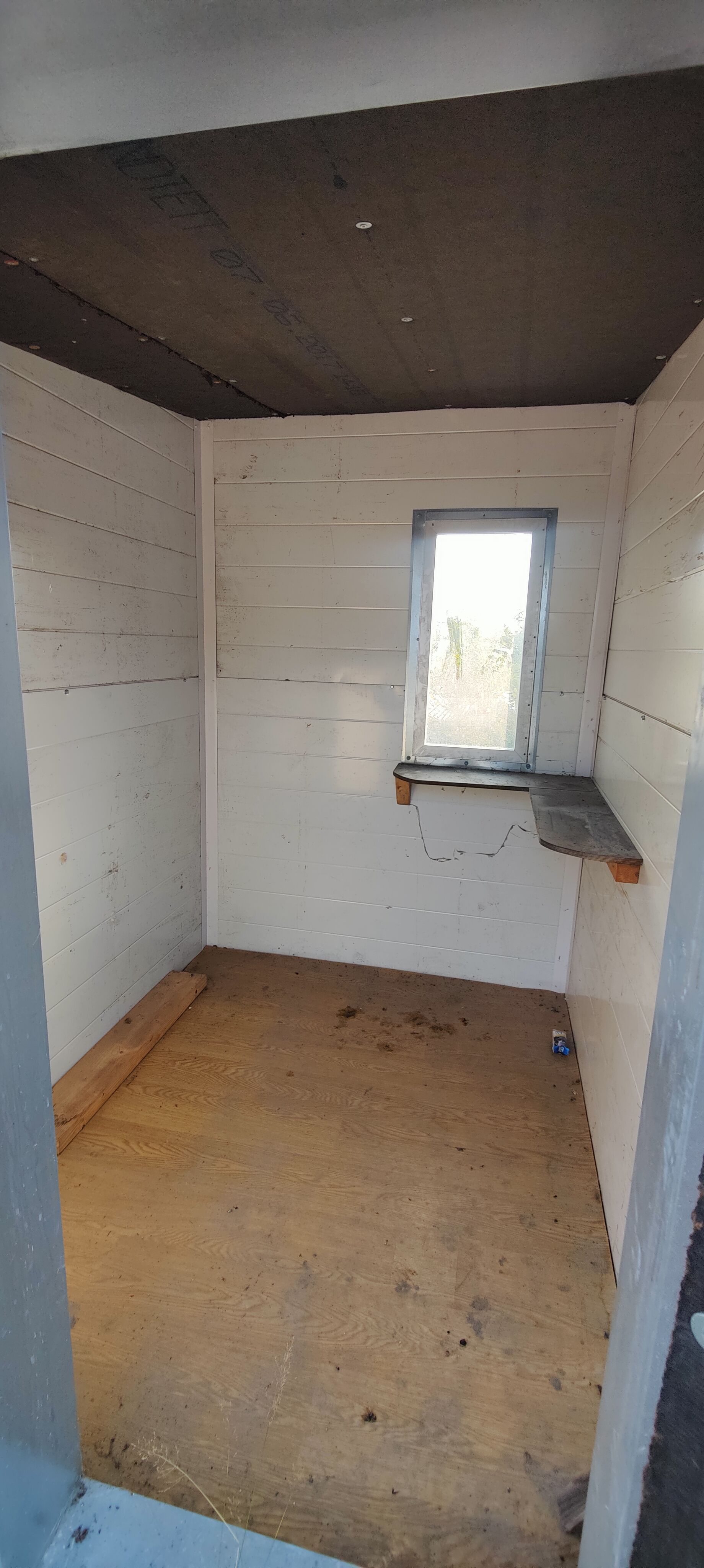 Image 4/6