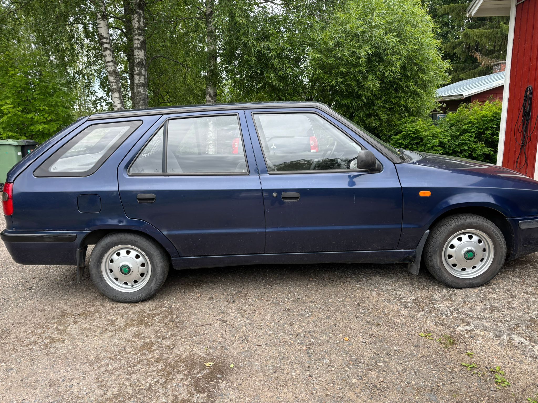 Image 4/15