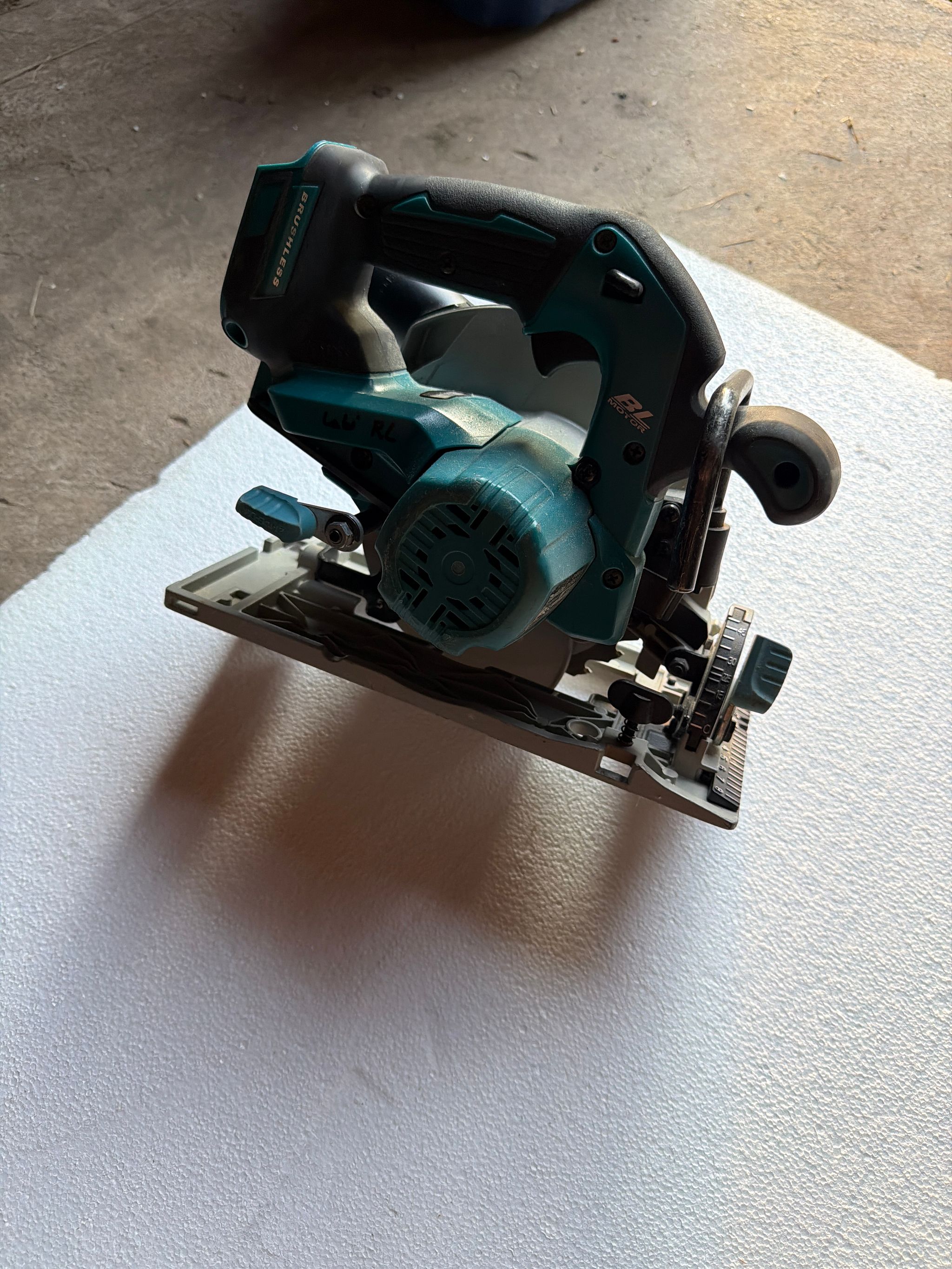 Image 2/5