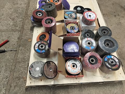 Image 4/7
