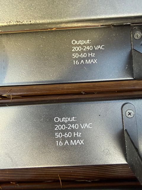 Image 4/6