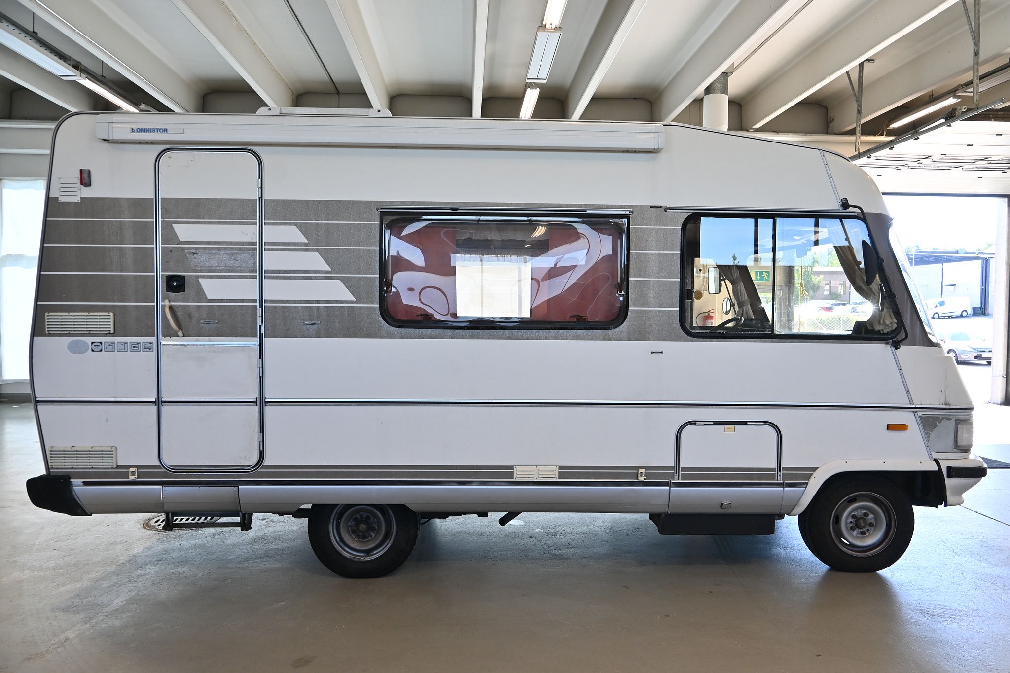 Image 8/39