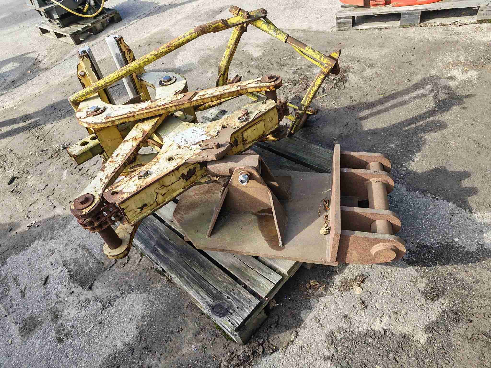 Image 2/4