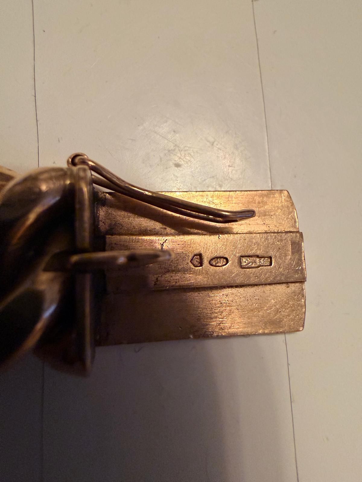 Image 2/4