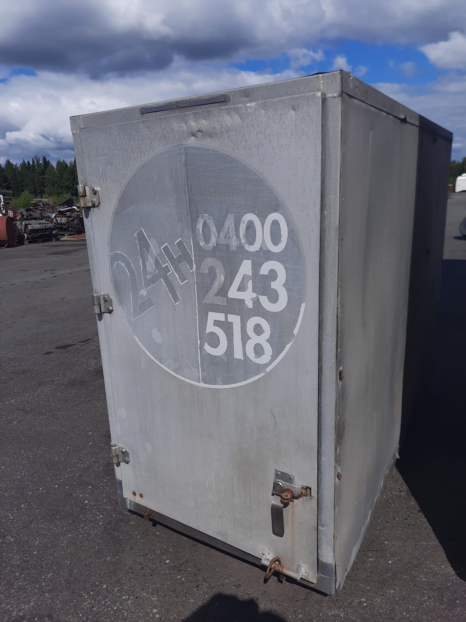 Image 2/6