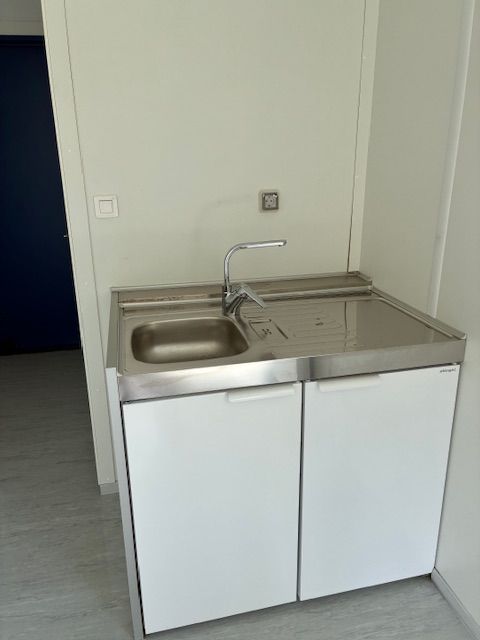 Image 10/13