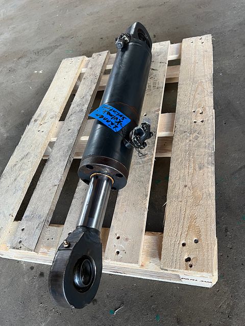 Image 1/4