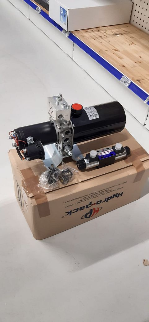 Image 1/6