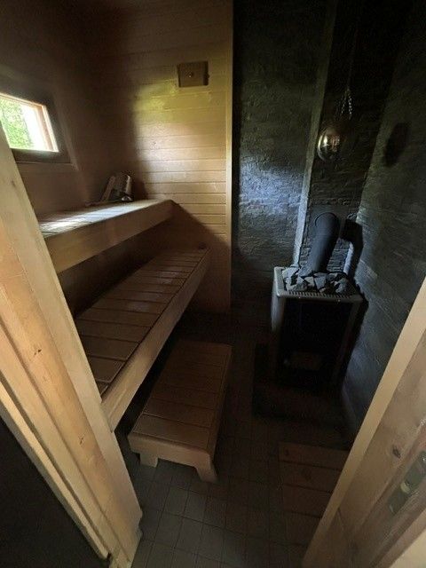 Image 19/25