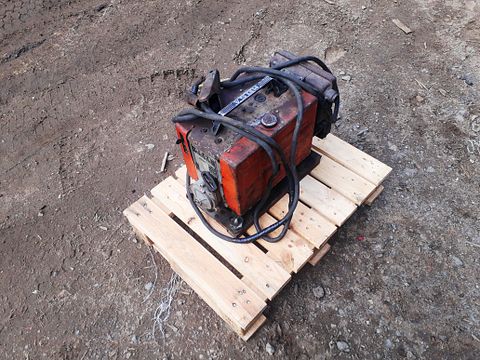 Image 2/5