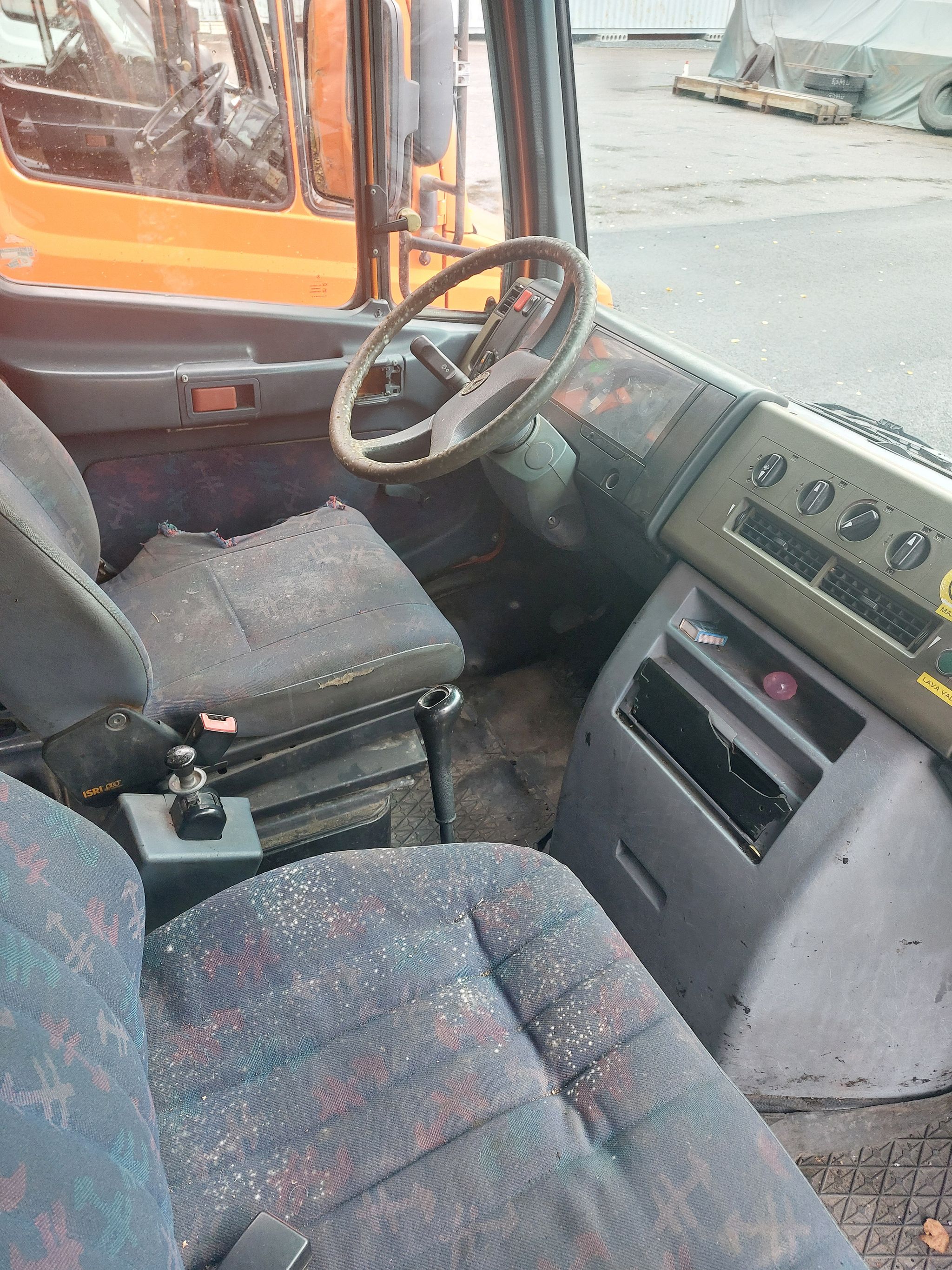Image 8/11