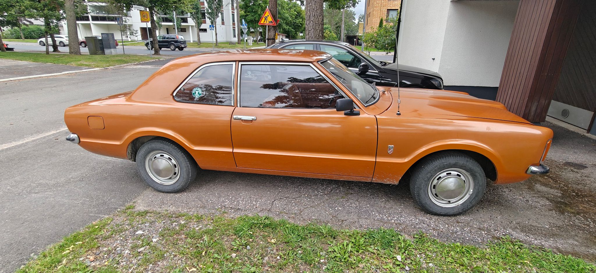 Image 3/10