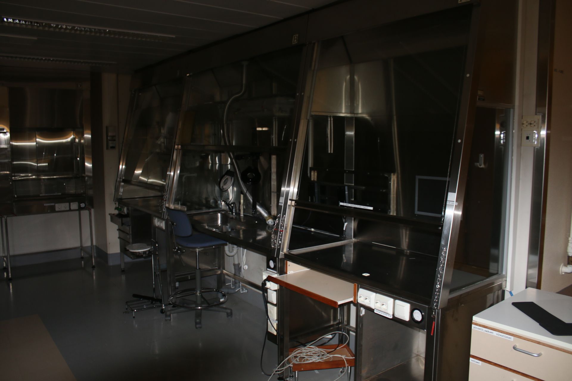 Image 1/17
