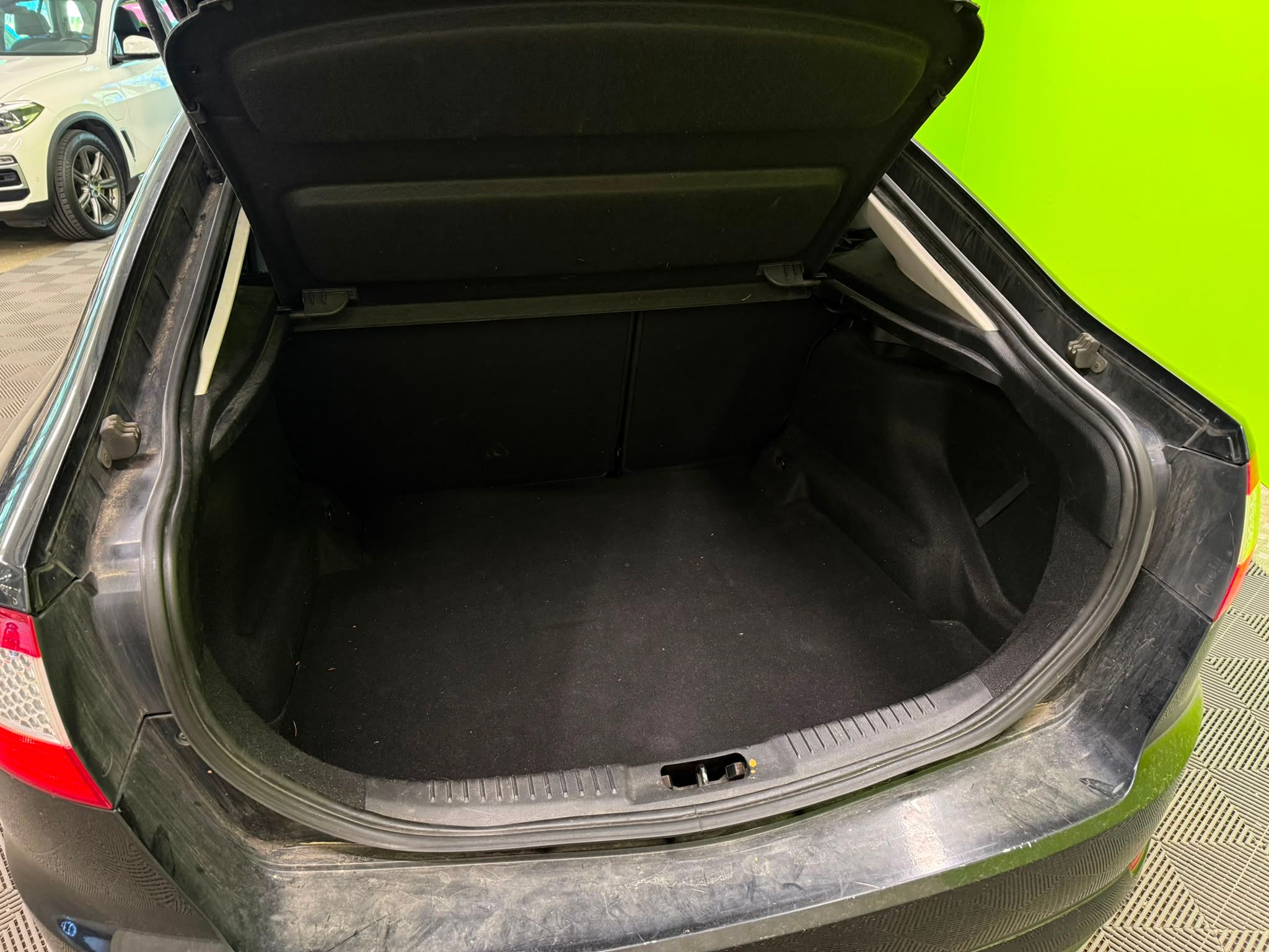 Image 10/36