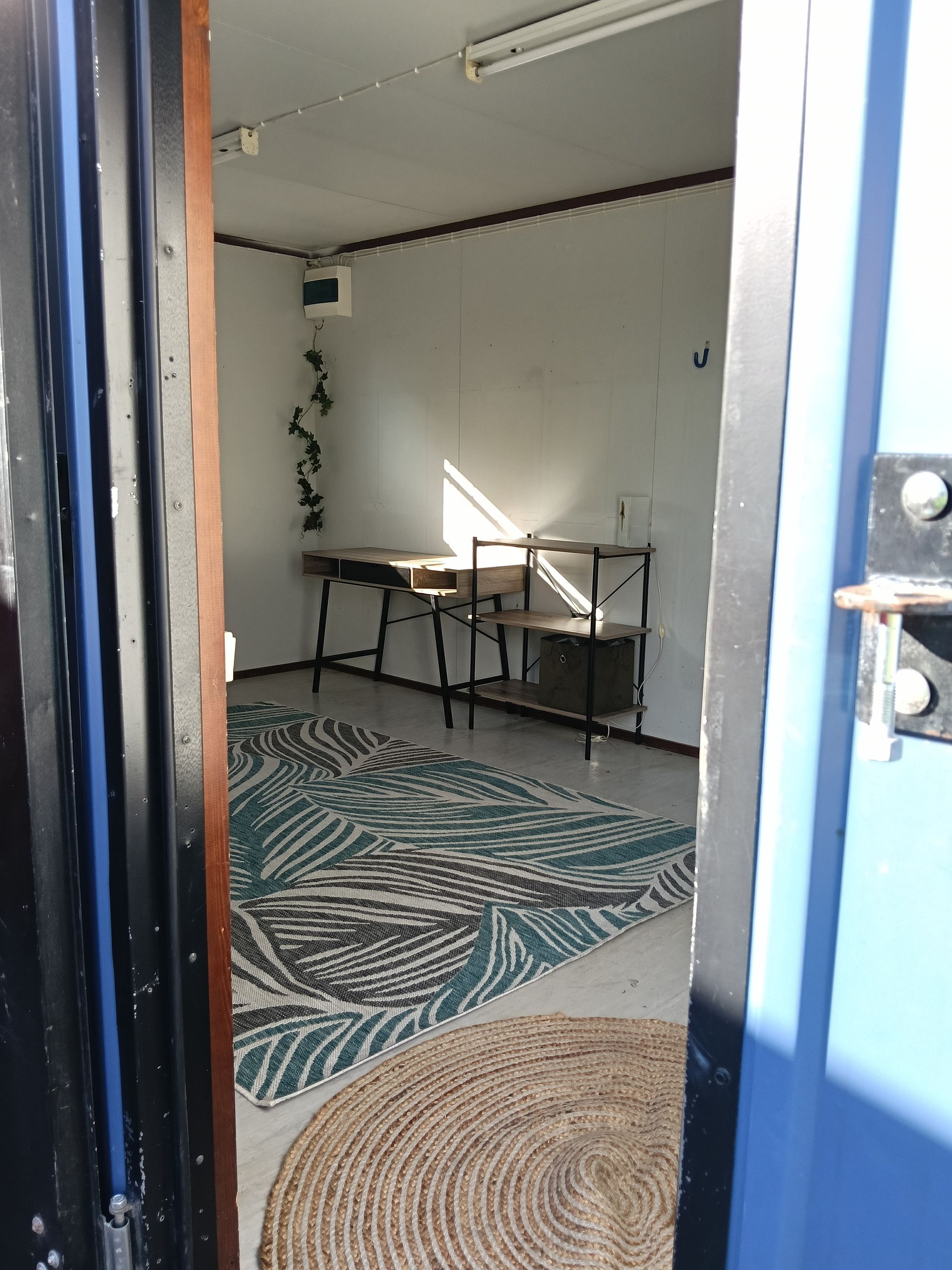 Image 2/21