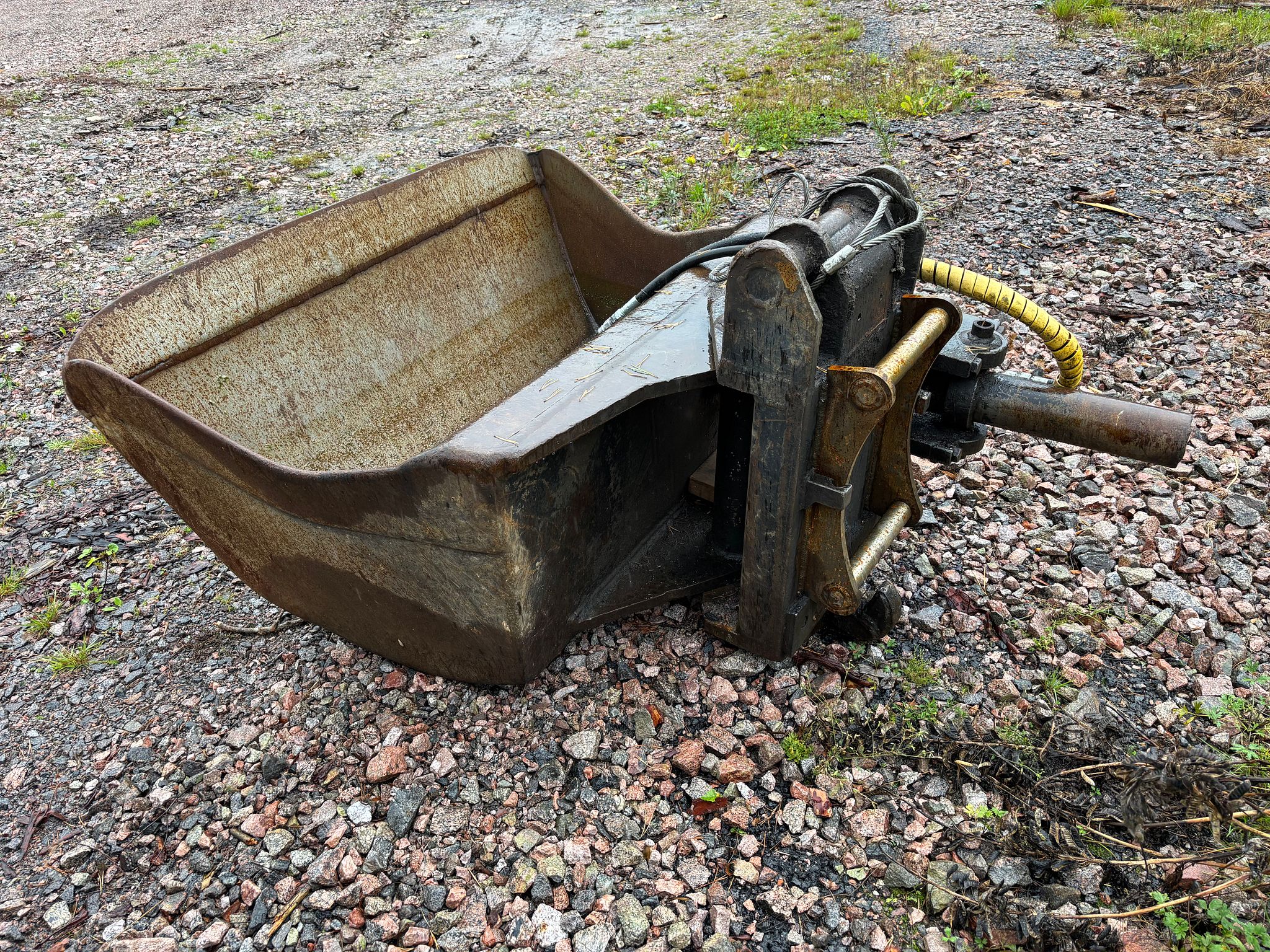 Image 4/8