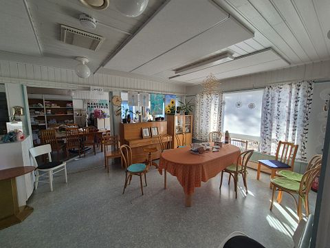 Image 21/40