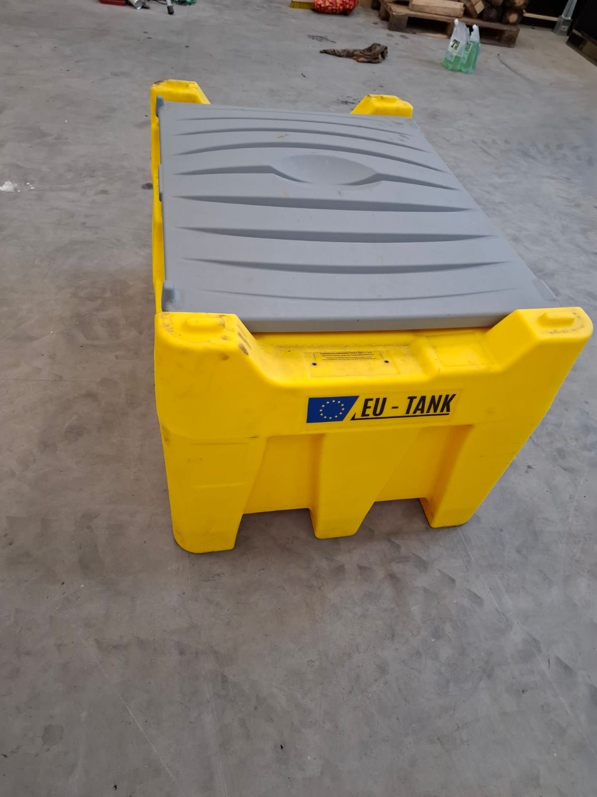 Image 8/10