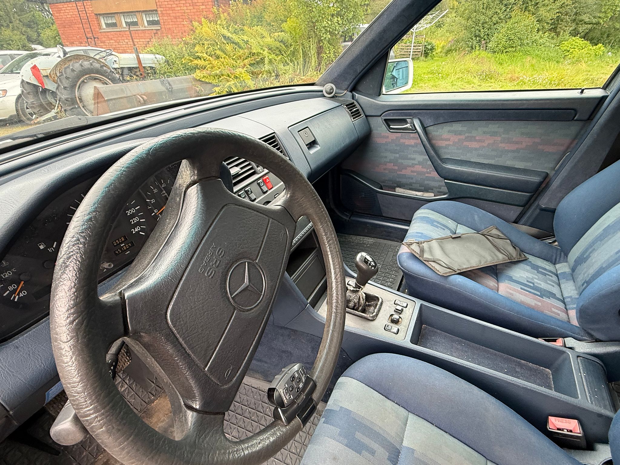 Image 7/10
