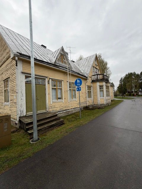 Image 6/9