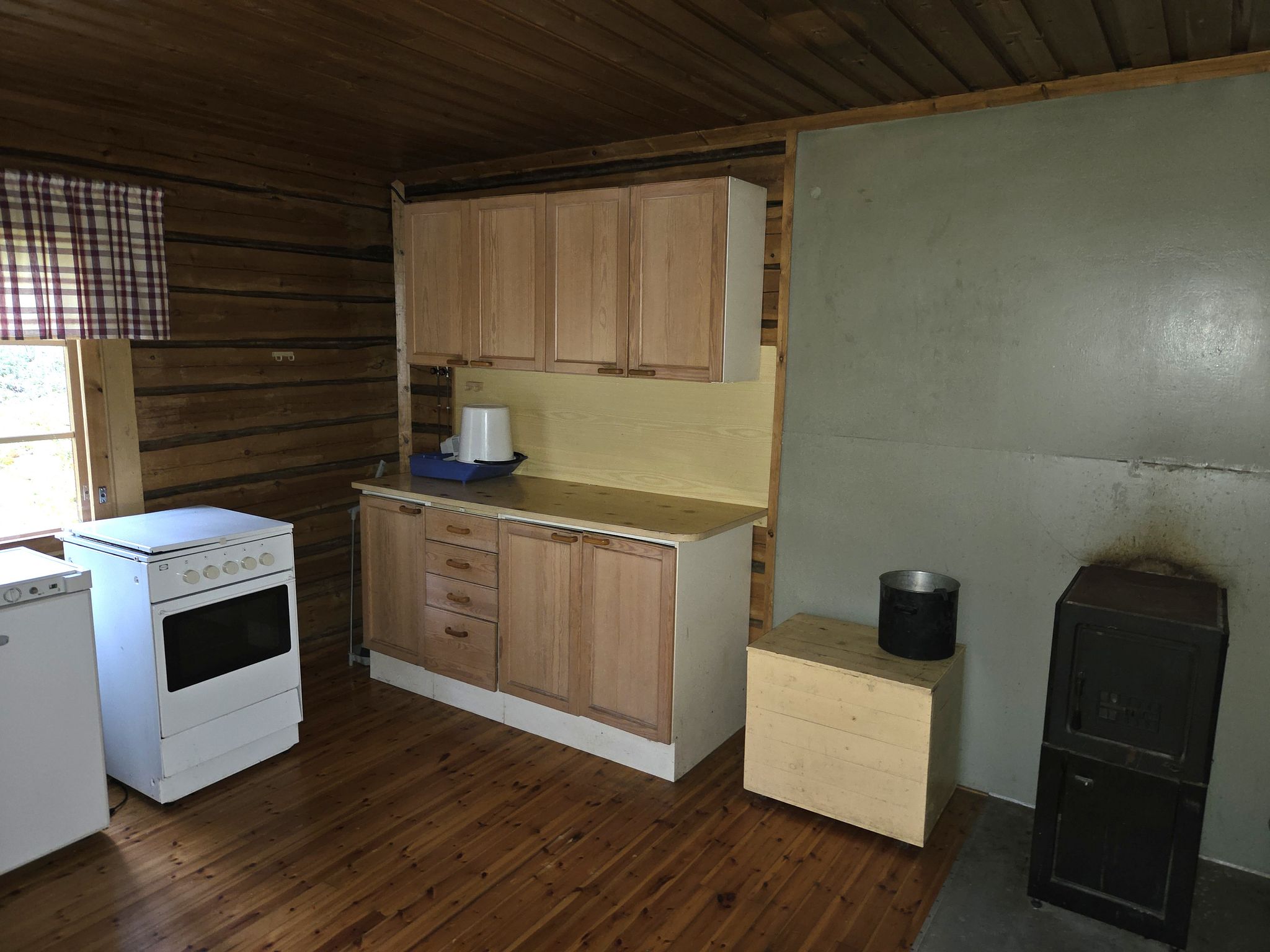 Image 8/16