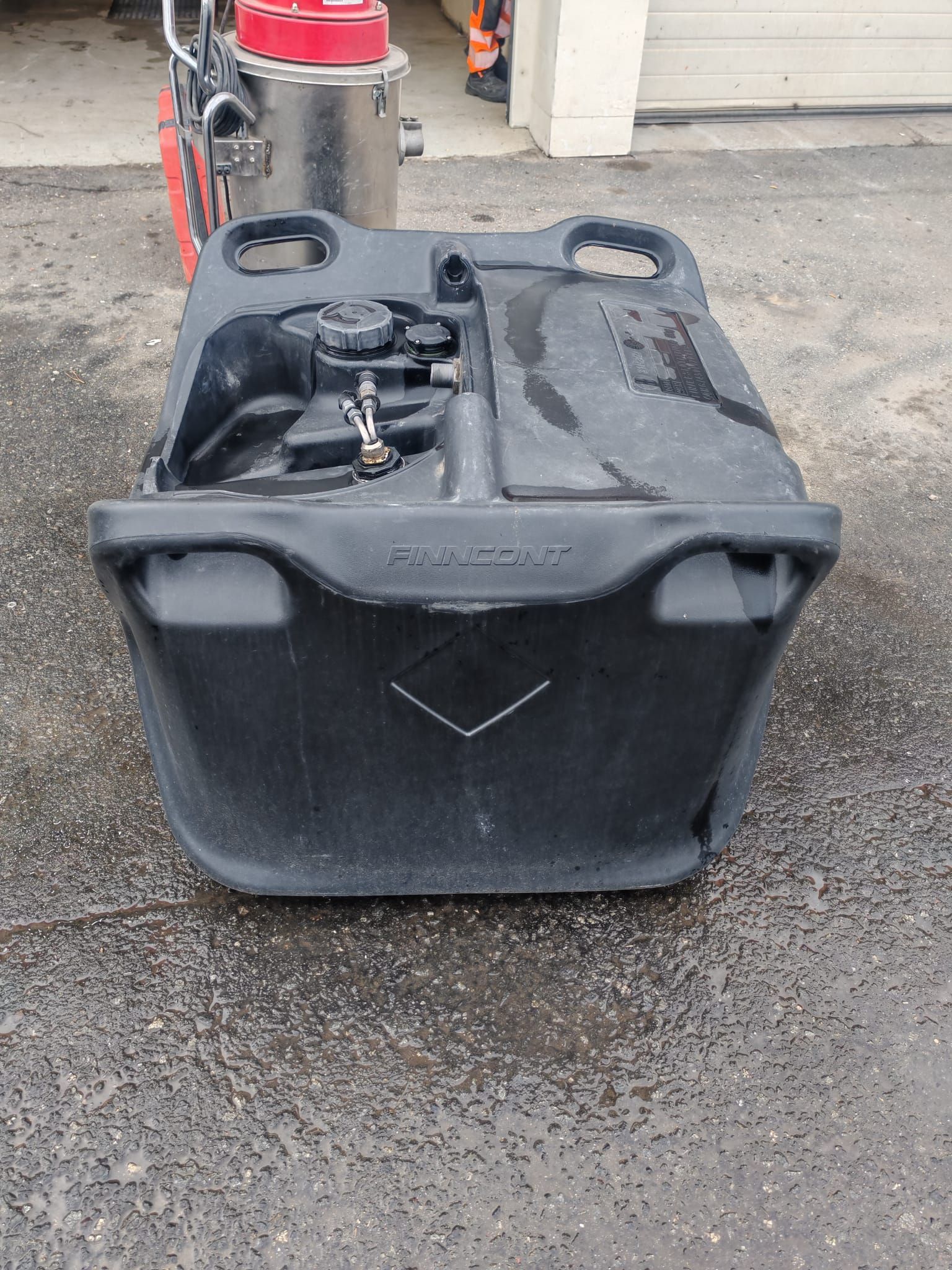 Image 3/4