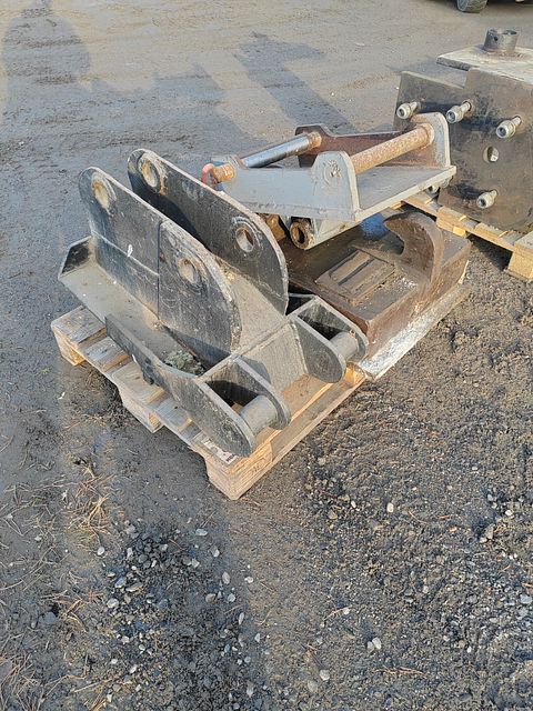 Image 6/10