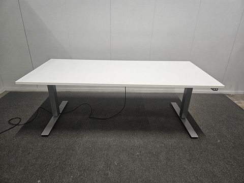Image 6/6