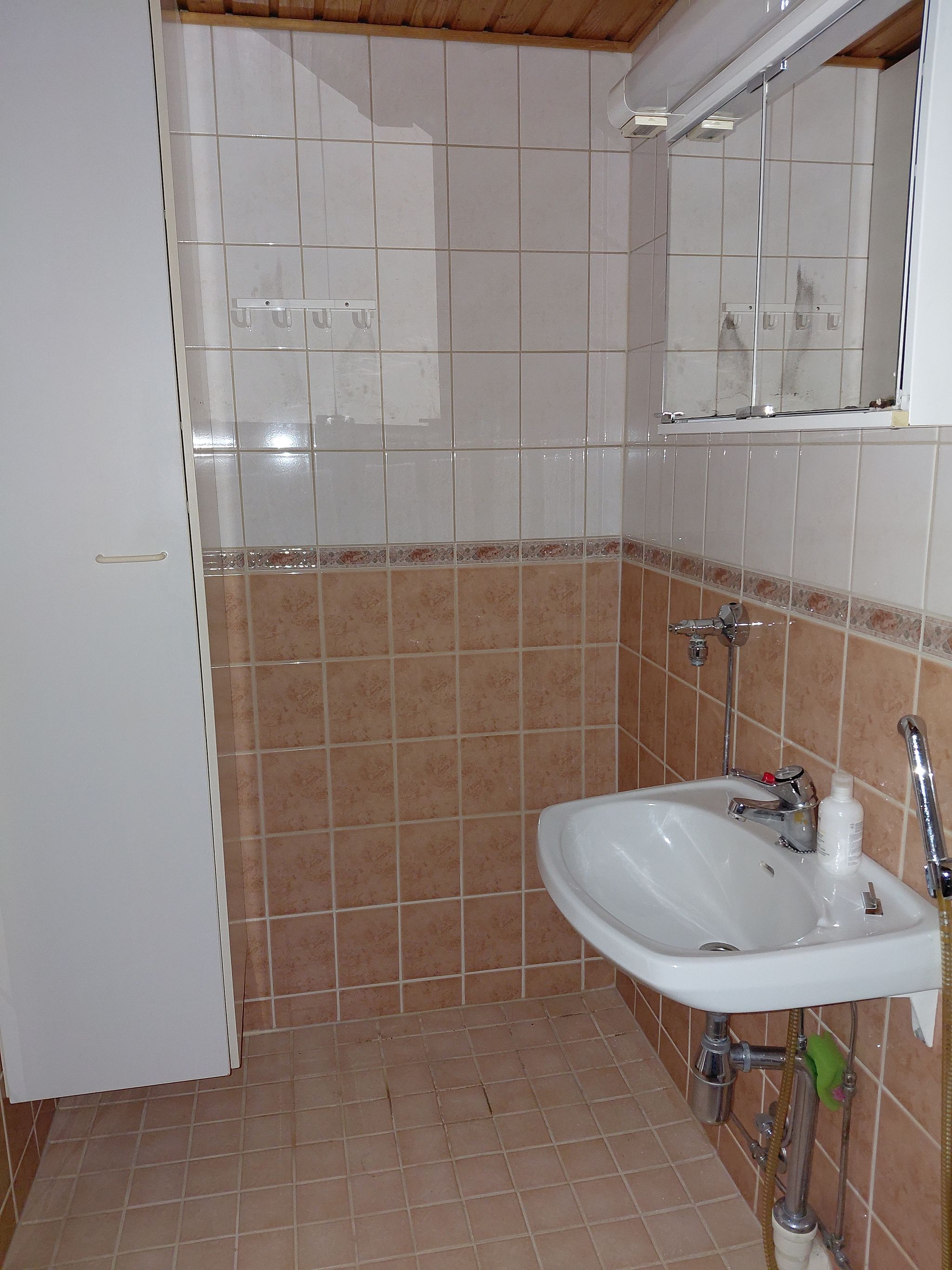 Image 13/16