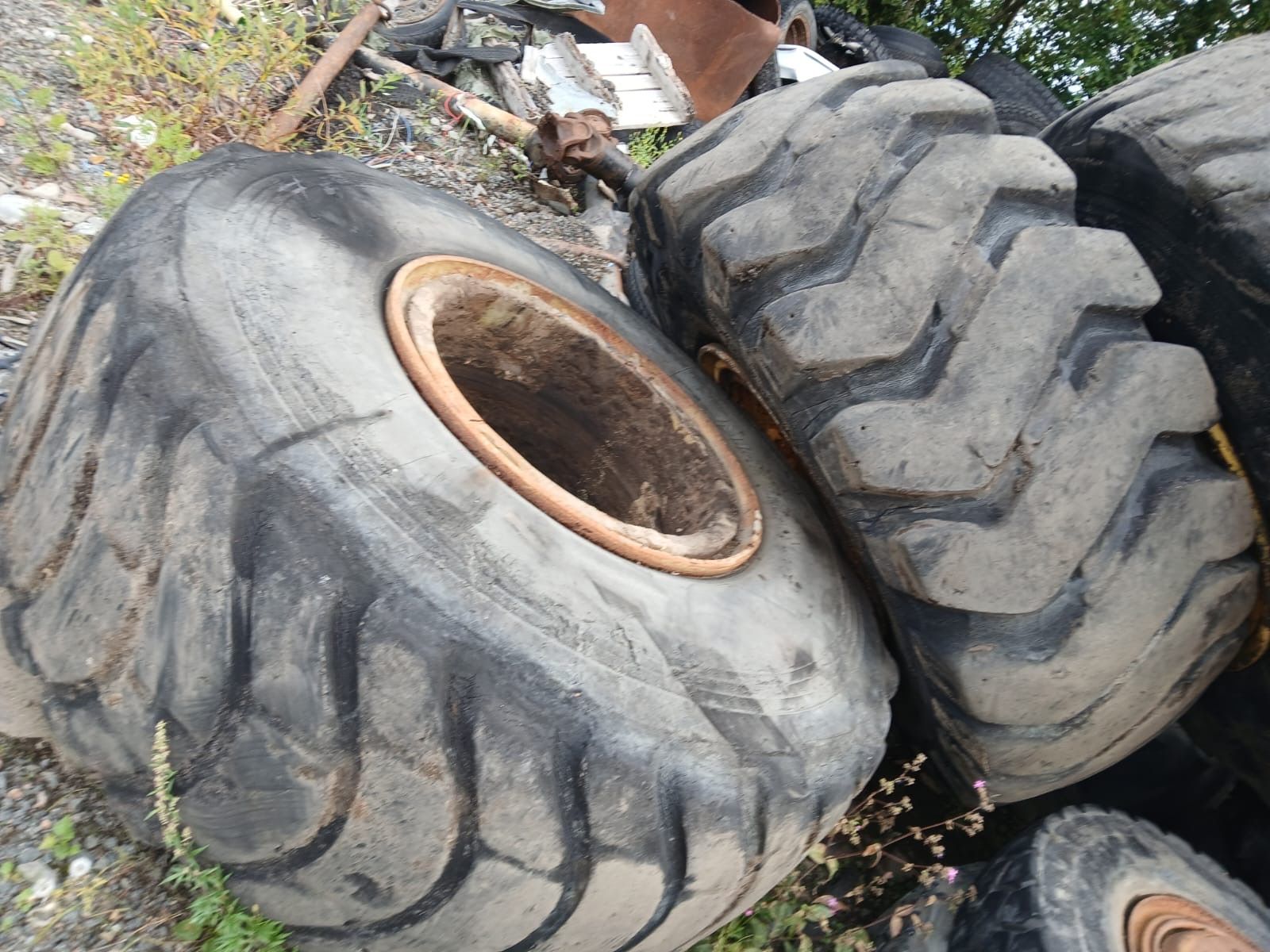 Image 2/9