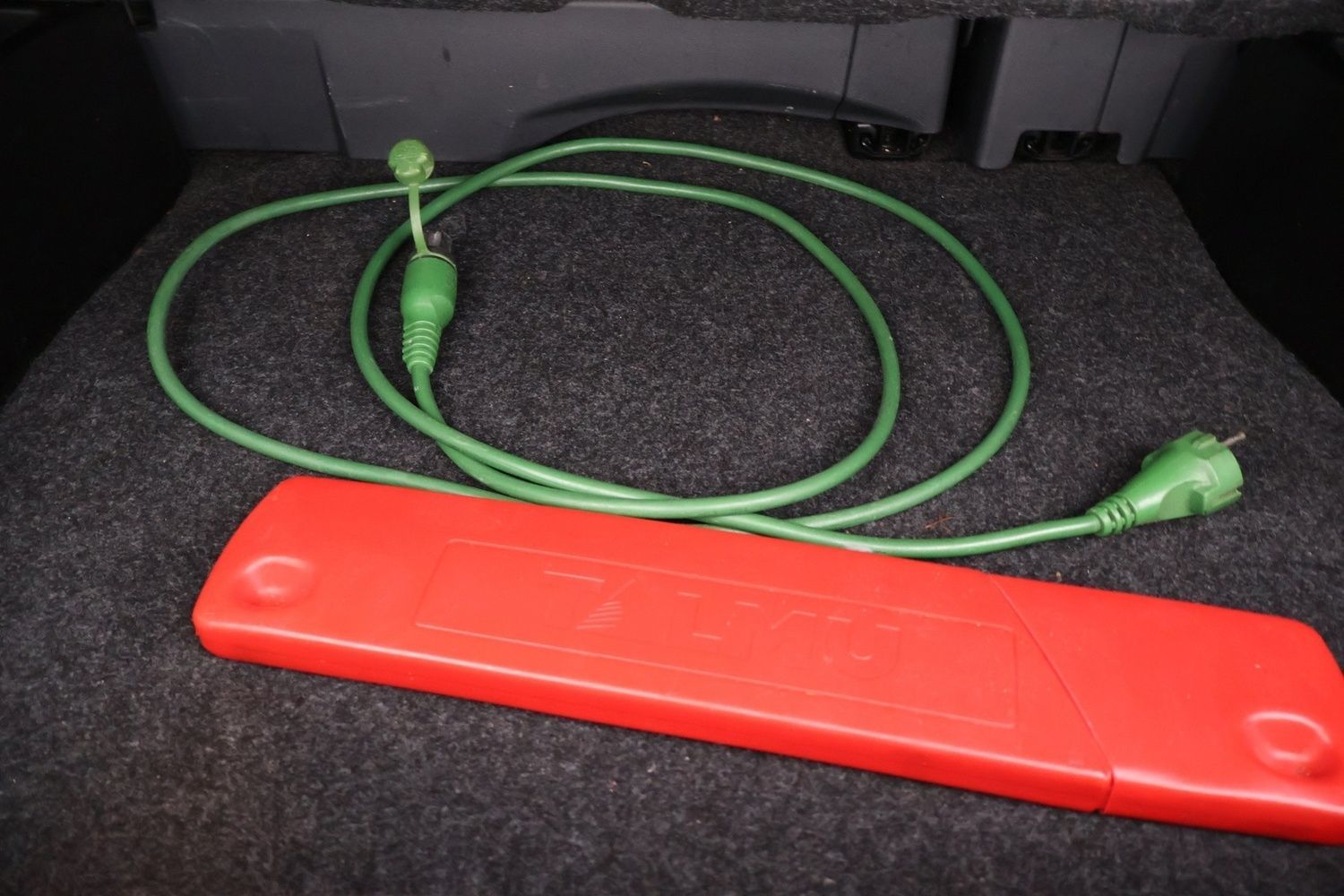 Image 10/36