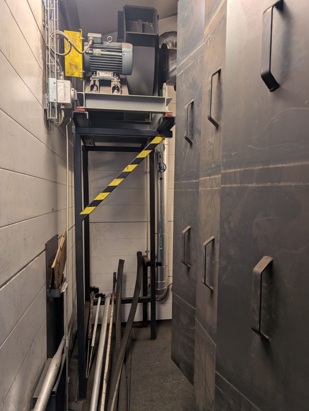 Image 11/19