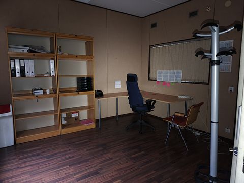 Image 9/78