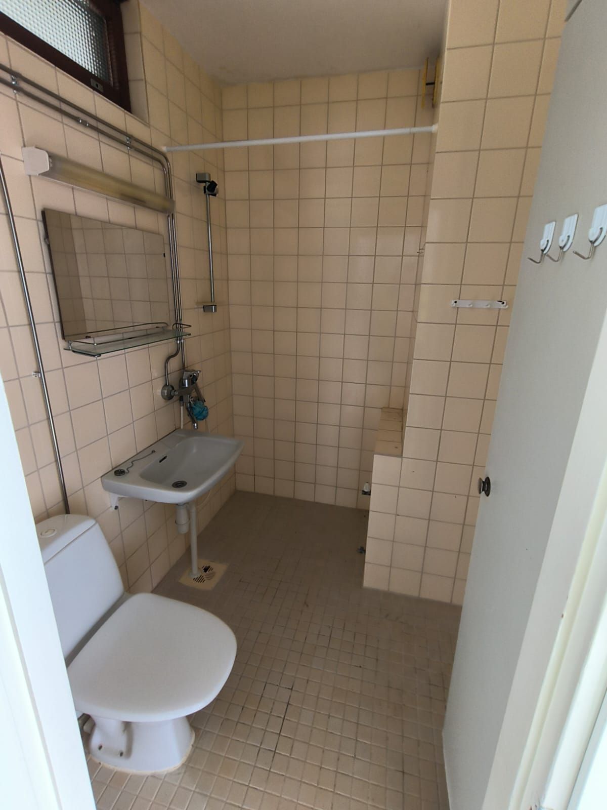 Image 2/20