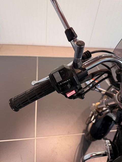 Image 8/10