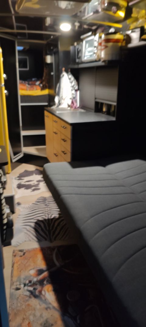 Image 11/38