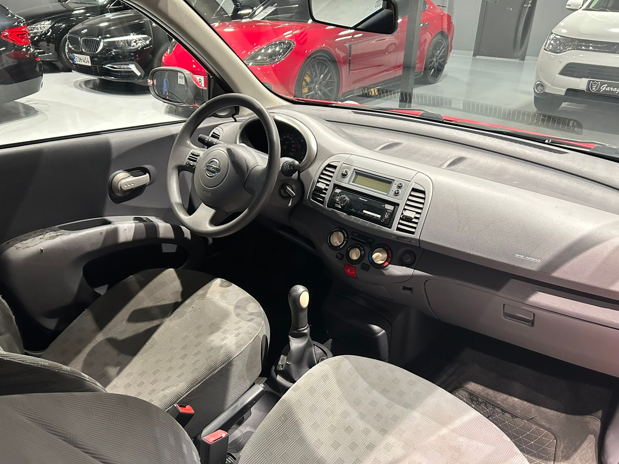 Image 11/30