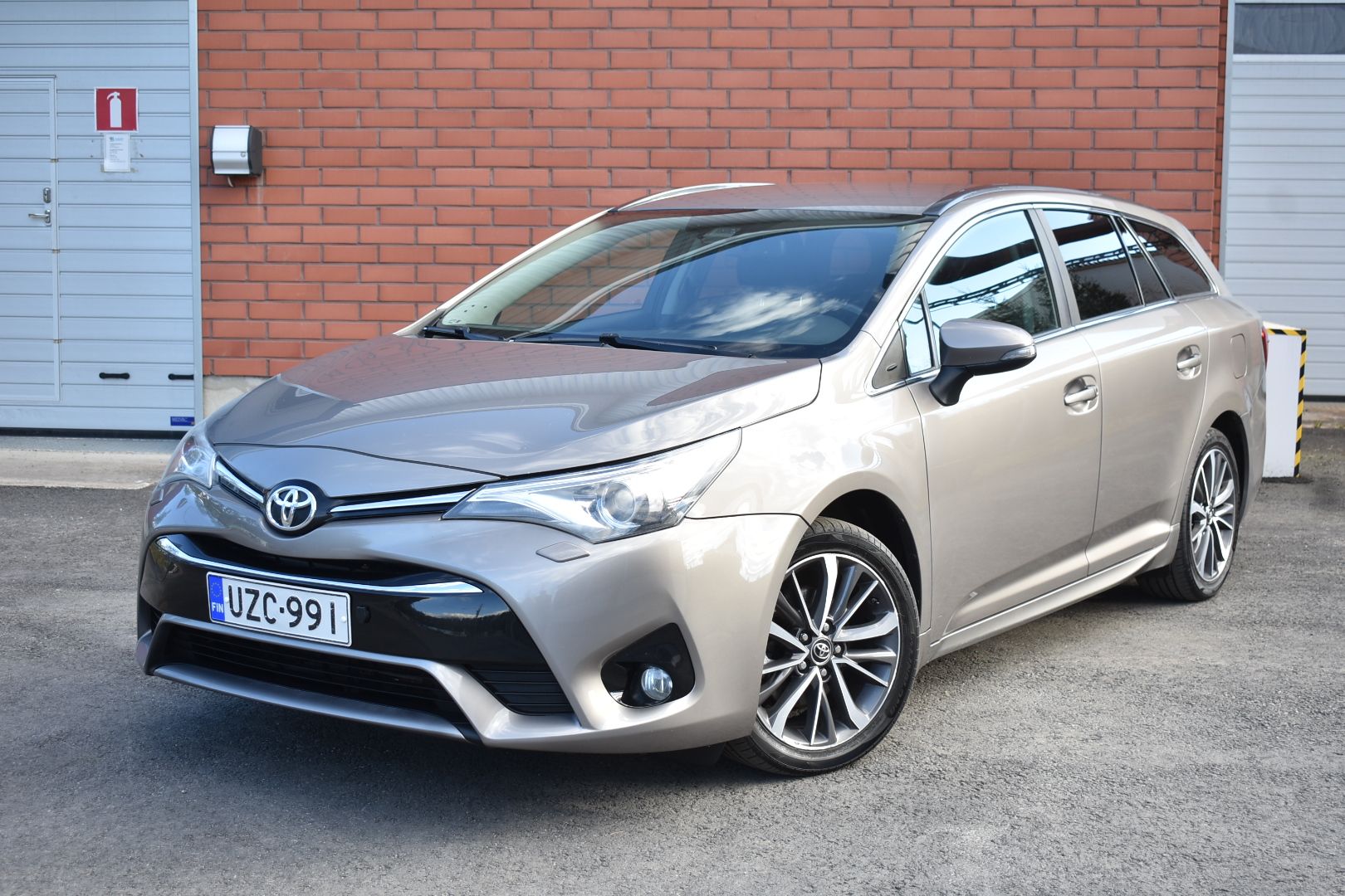 Image 2/21