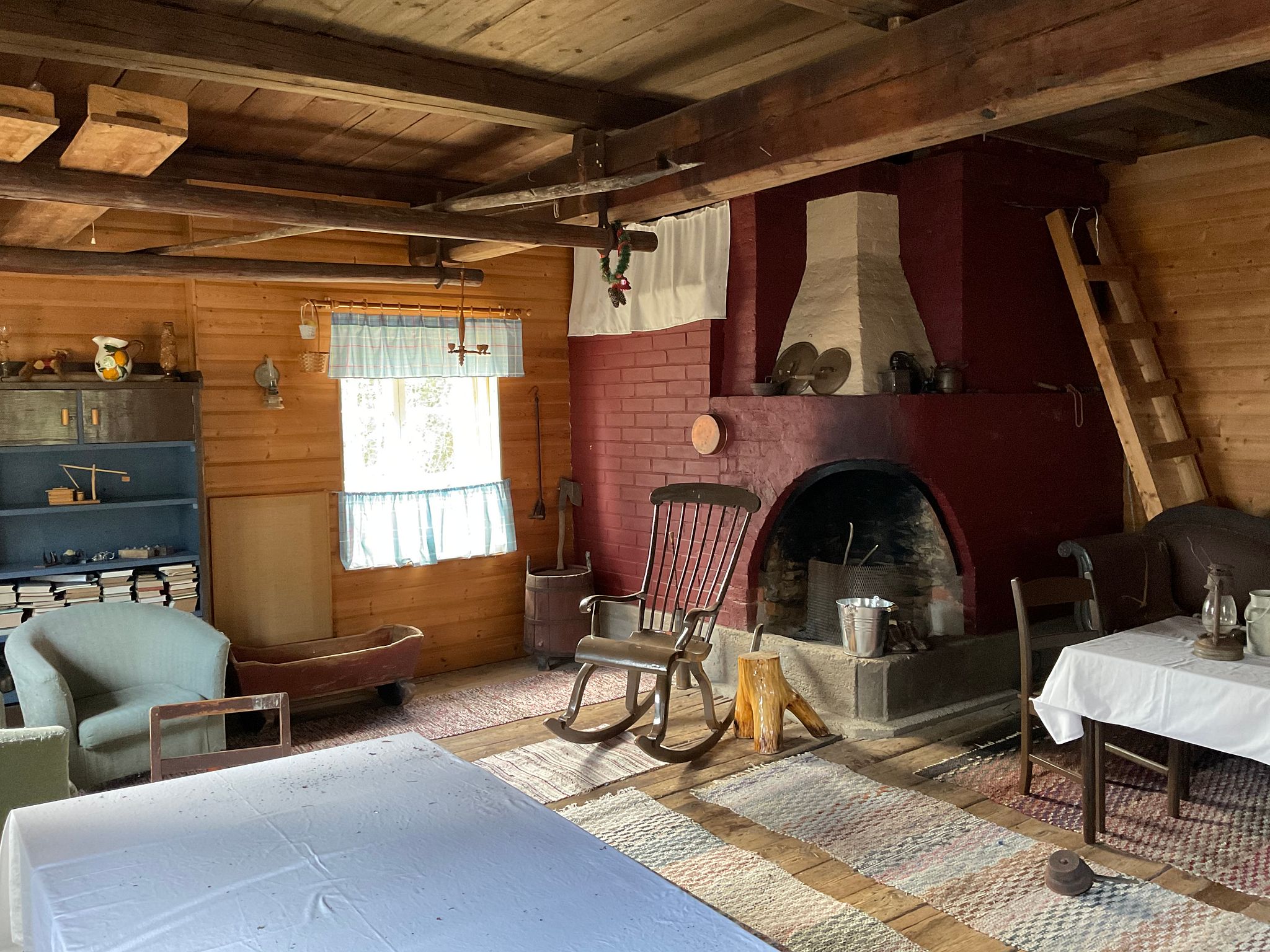 Image 4/15