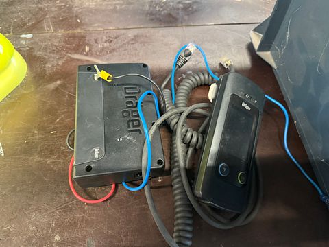 Image 2/4
