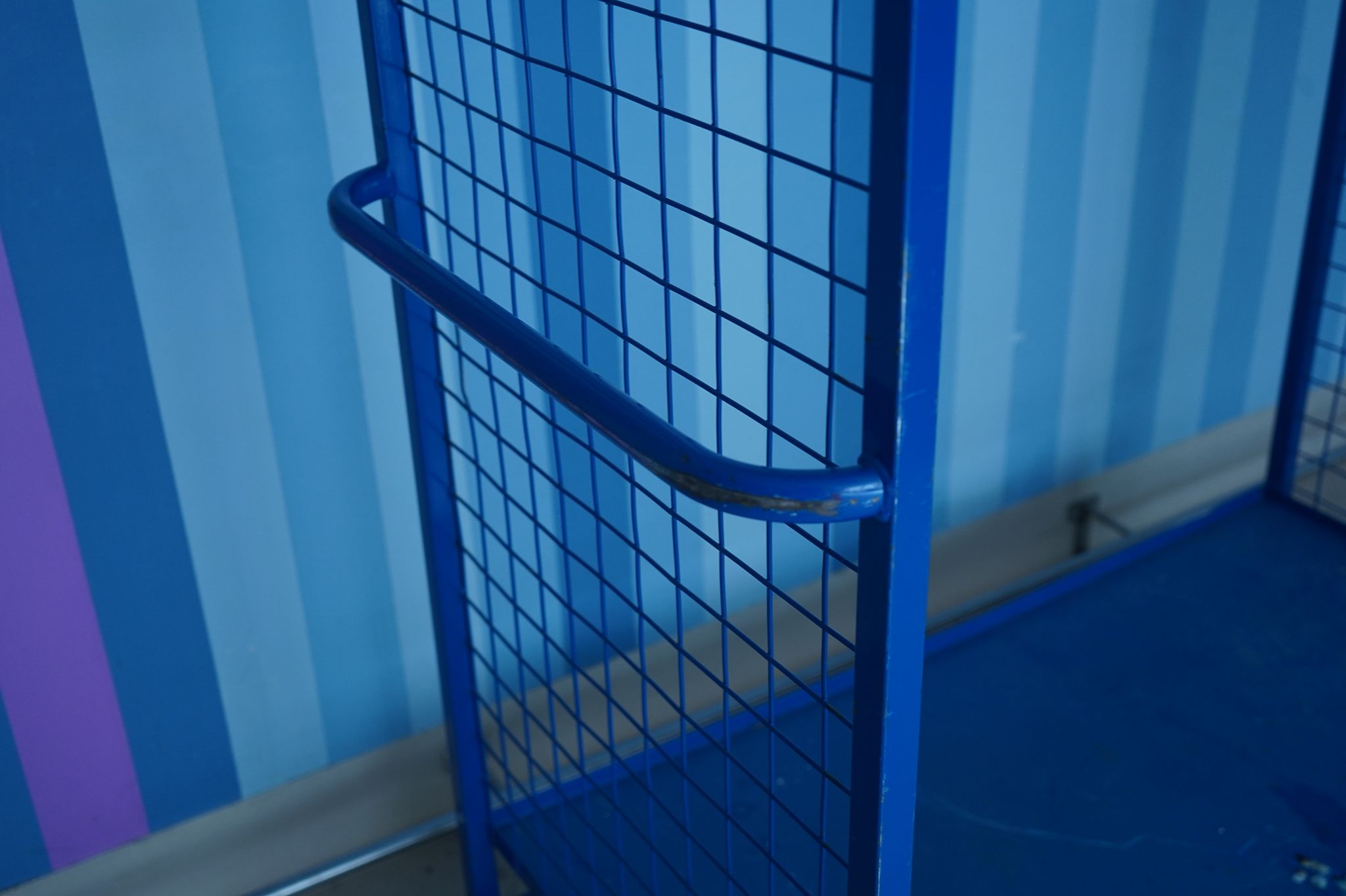 Image 2/9