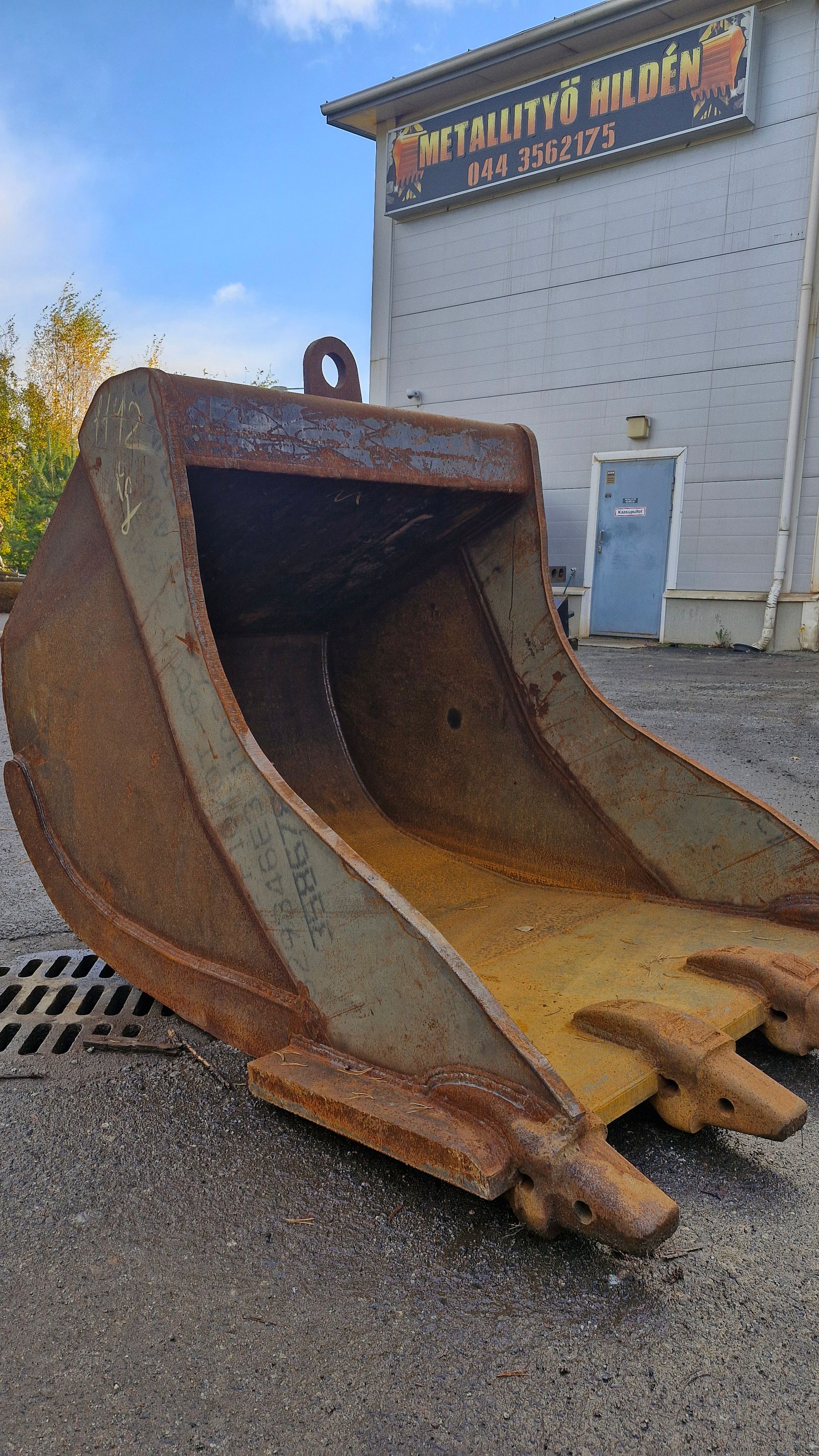 Image 3/28