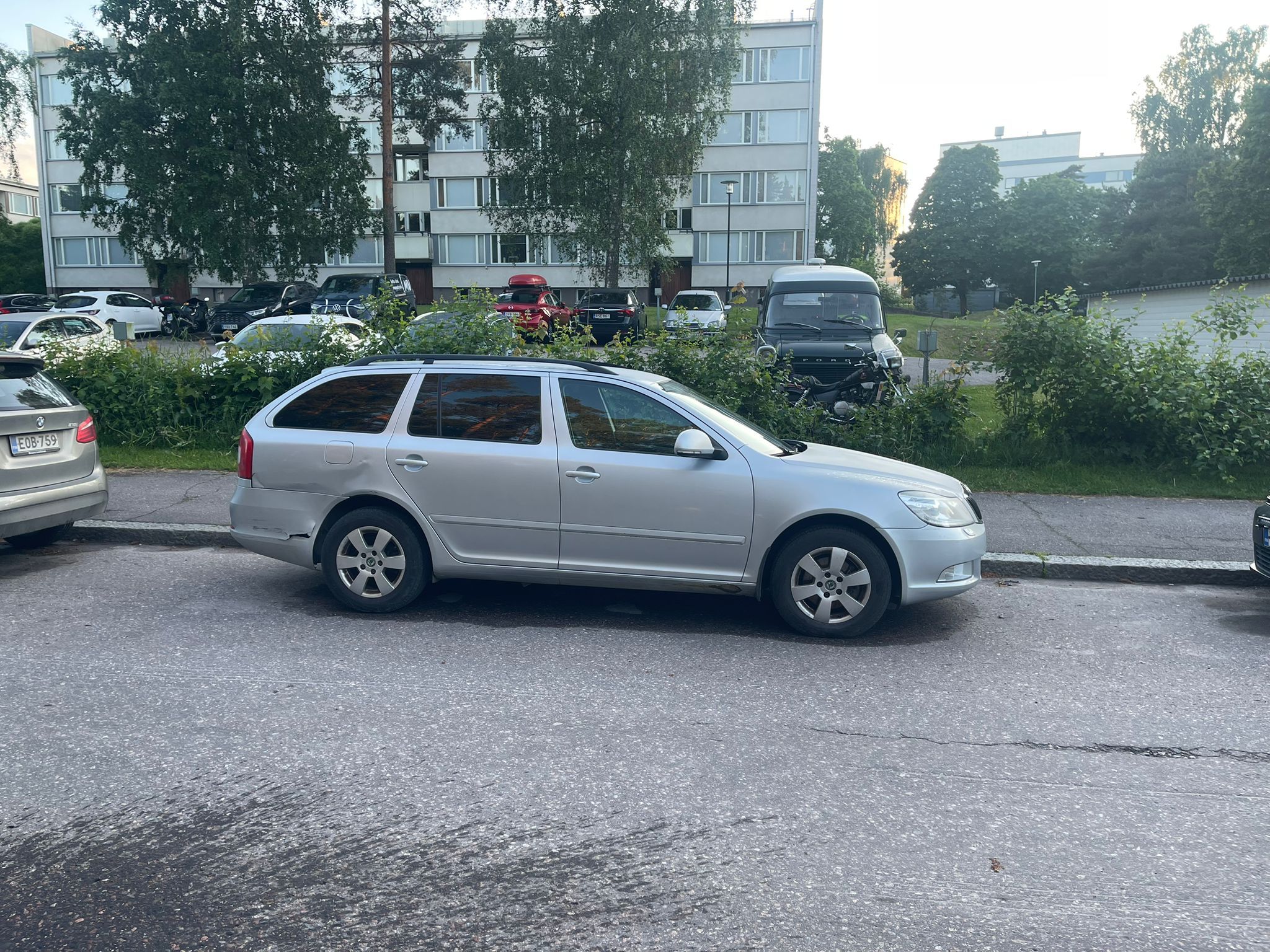 Image 10/13